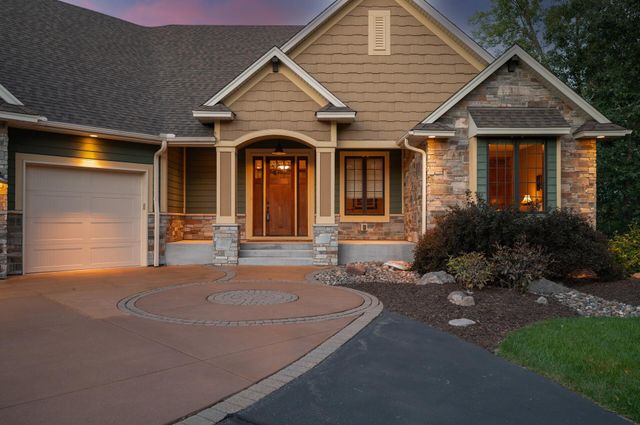 13457 Vickers Street NE, Ham Lake, MN 55304