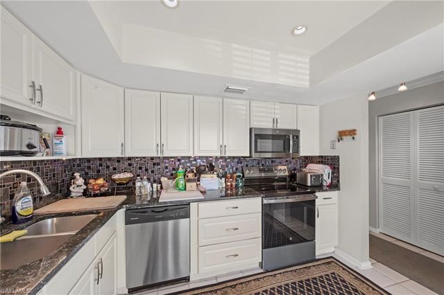 84 Glades BLVD 2, Naples, FL 34112