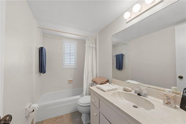 84 Glades BLVD 2, Naples, FL 34112