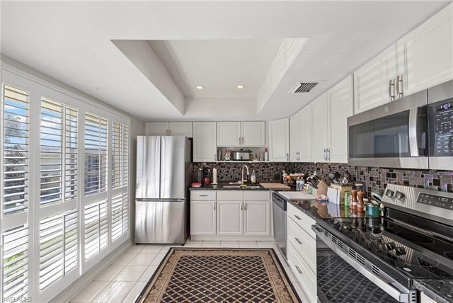 84 Glades BLVD 2, Naples, FL 34112