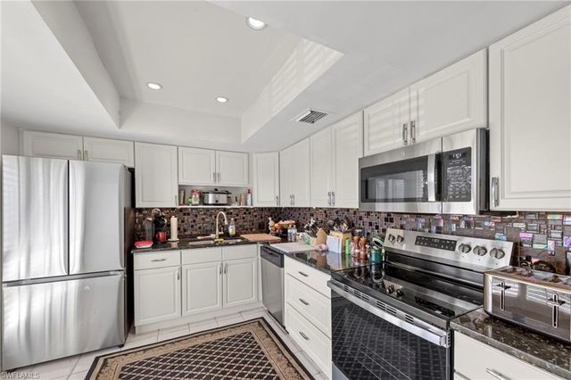 84 Glades BLVD 2, Naples, FL 34112