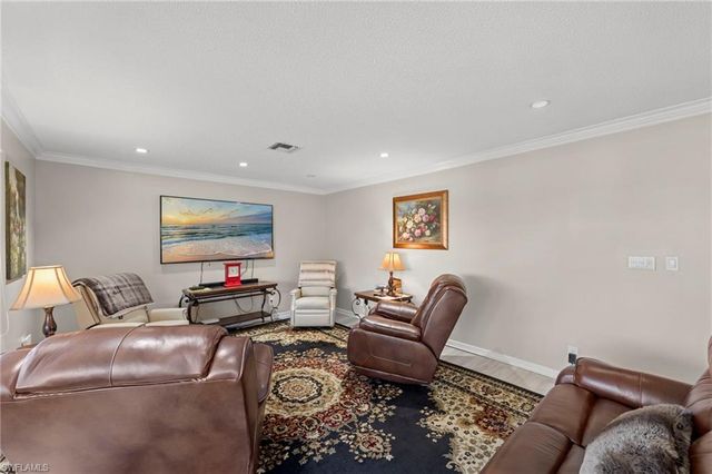 84 Glades BLVD 2, Naples, FL 34112