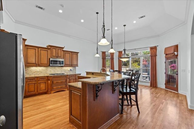 9248 LIGGON GREEN LN, Germantown, TN 38139