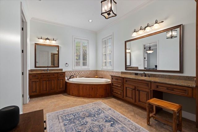 9248 LIGGON GREEN LN, Germantown, TN 38139