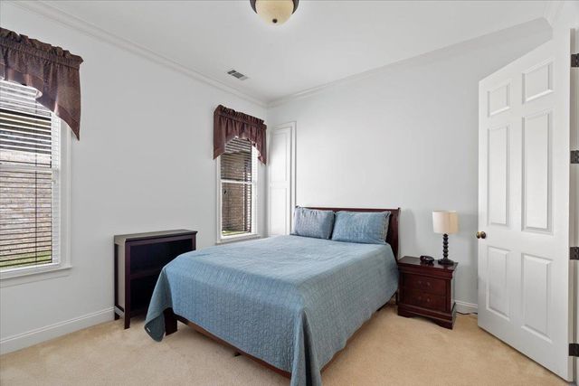 9248 LIGGON GREEN LN, Germantown, TN 38139