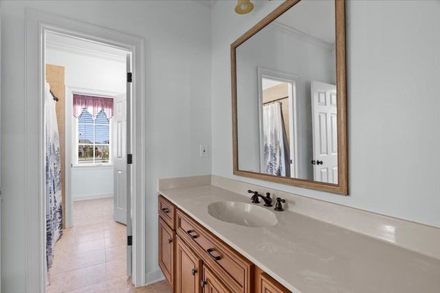 9248 LIGGON GREEN LN, Germantown, TN 38139