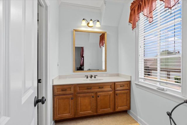 9248 LIGGON GREEN LN, Germantown, TN 38139