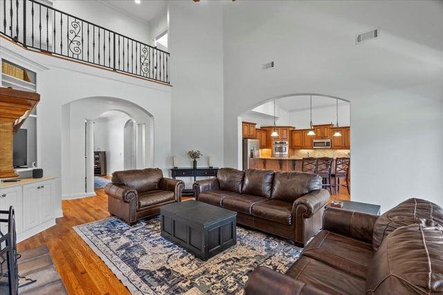 9248 LIGGON GREEN LN, Germantown, TN 38139