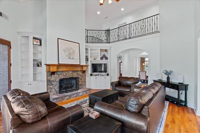 9248 LIGGON GREEN LN, Germantown, TN 38139