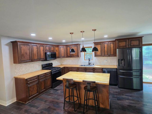 7220 237th Avenue NE, Stacy, MN 55079