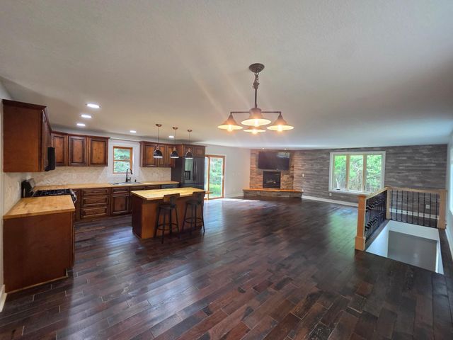 7220 237th Avenue NE, Stacy, MN 55079