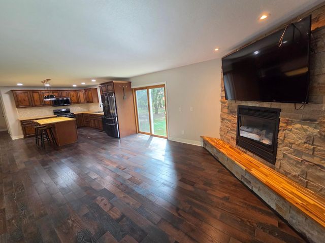7220 237th Avenue NE, Stacy, MN 55079