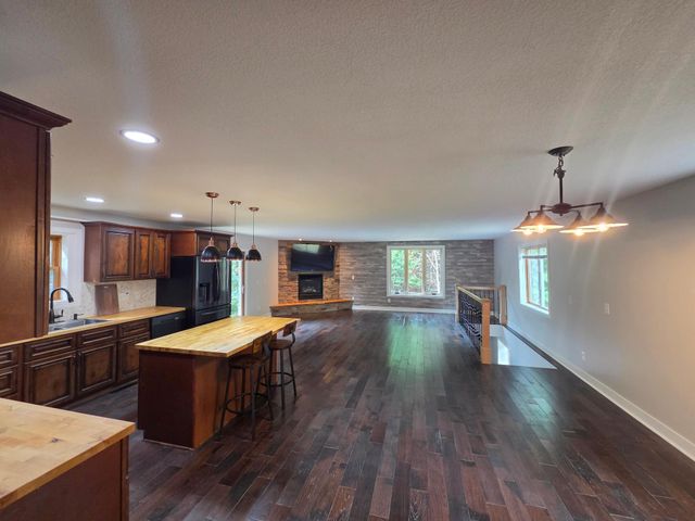 7220 237th Avenue NE, Stacy, MN 55079