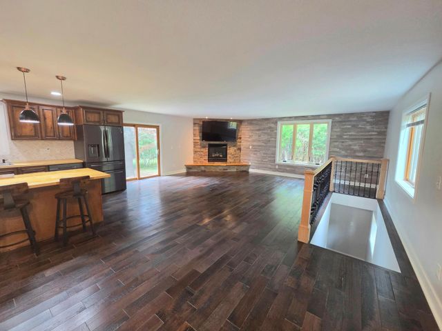 7220 237th Avenue NE, Stacy, MN 55079