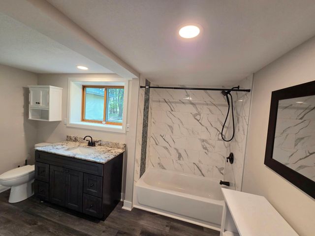 7220 237th Avenue NE, Stacy, MN 55079