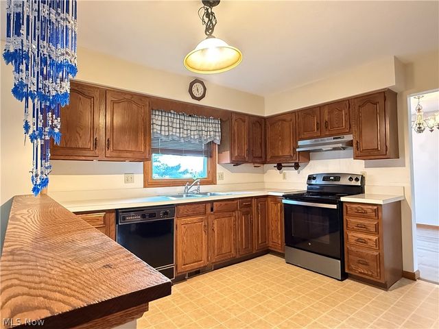 573 Beverly Drive, Tallmadge, OH 44278