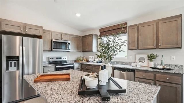 1902 Warwick Street, San Jacinto, CA 92582