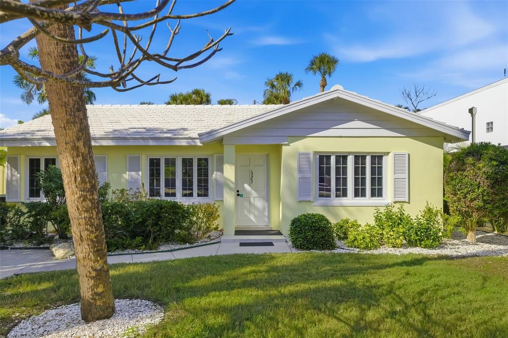323 MADISON DRIVE, Sarasota, FL 34236