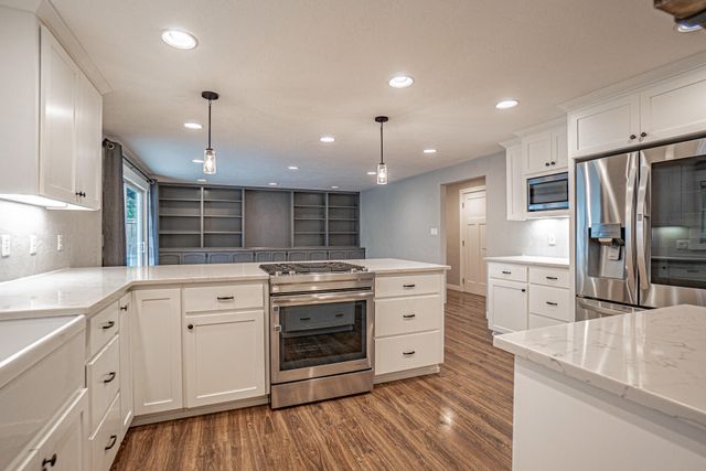 1916 Inverness Drive, Medford, OR 97504