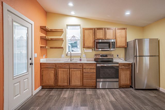 1916 Inverness Drive, Medford, OR 97504