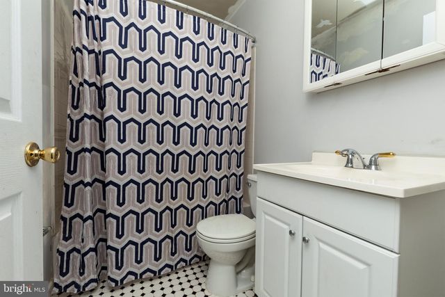 6 ABSON DR, New Castle, DE 19720