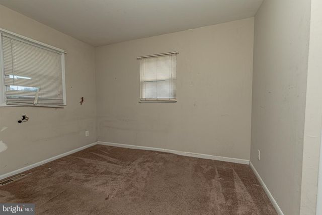 6 ABSON DR, New Castle, DE 19720