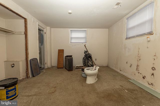 6 ABSON DR, New Castle, DE 19720
