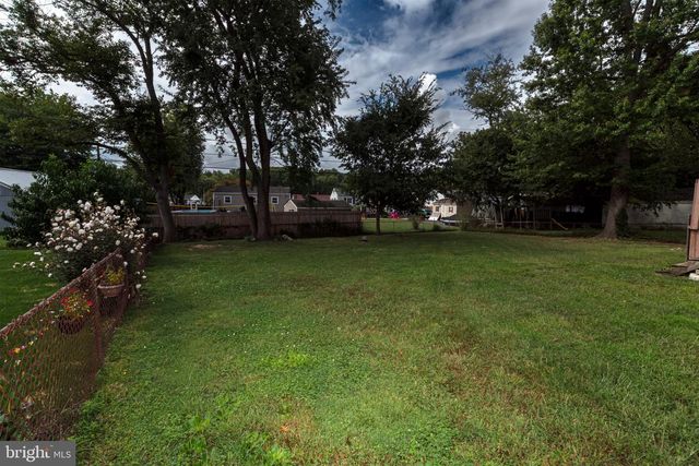 6 ABSON DR, New Castle, DE 19720