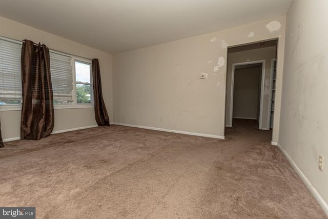 6 ABSON DR, New Castle, DE 19720
