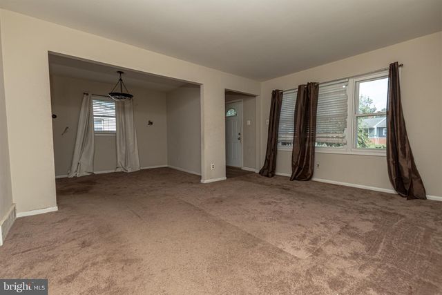 6 ABSON DR, New Castle, DE 19720
