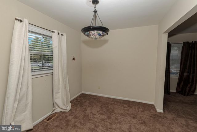 6 ABSON DR, New Castle, DE 19720