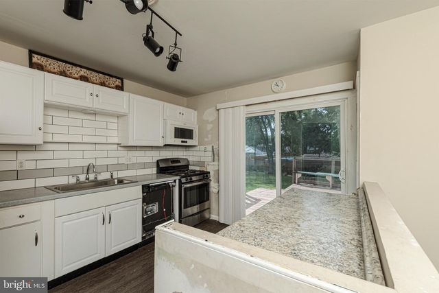 6 ABSON DR, New Castle, DE 19720