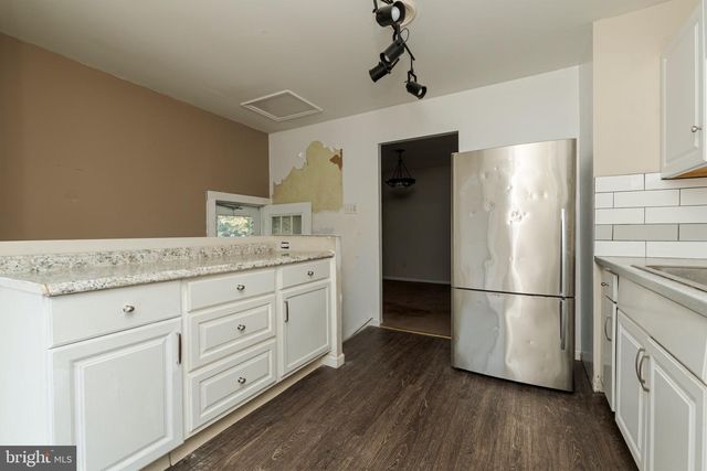 6 ABSON DR, New Castle, DE 19720
