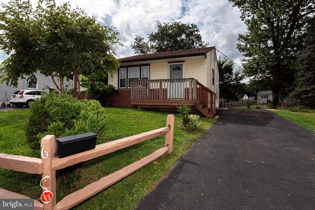 6 ABSON DR, New Castle, DE 19720