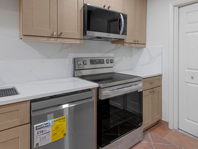 371 W 34th Street, Riviera Beach, FL 33404