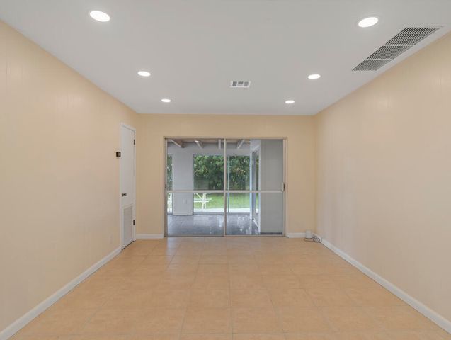 371 W 34th Street, Riviera Beach, FL 33404