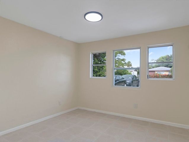 371 W 34th Street, Riviera Beach, FL 33404