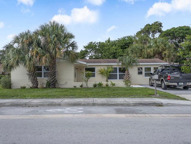 371 W 34th Street, Riviera Beach, FL 33404