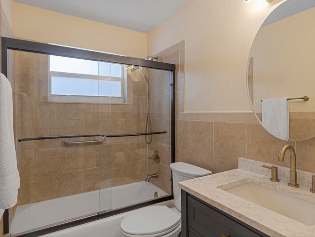 371 W 34th Street, Riviera Beach, FL 33404