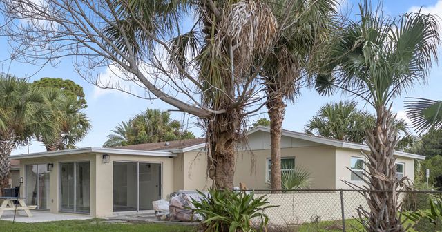 371 W 34th Street, Riviera Beach, FL 33404