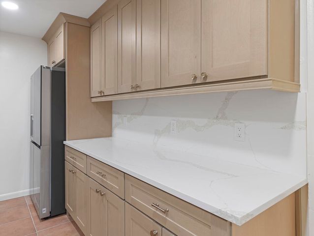 371 W 34th Street, Riviera Beach, FL 33404
