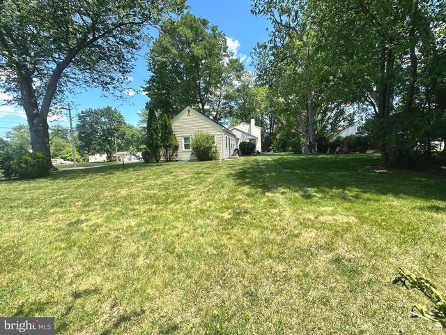 171 CLAFLIN AVE, Ewing, NJ 08638