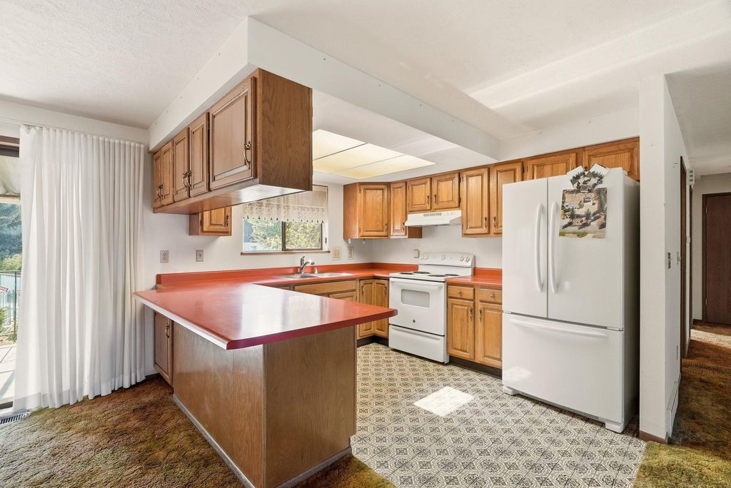 1809 S Carnahan Rd, Spokane, WA 99212 photo 2
