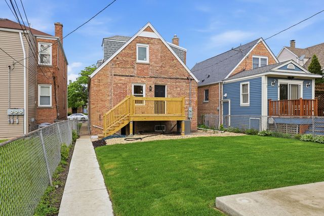 2705 N 73rd Avenue, Elmwood Park, IL 60707