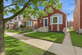 2705 N 73rd Avenue, Elmwood Park, IL 60707