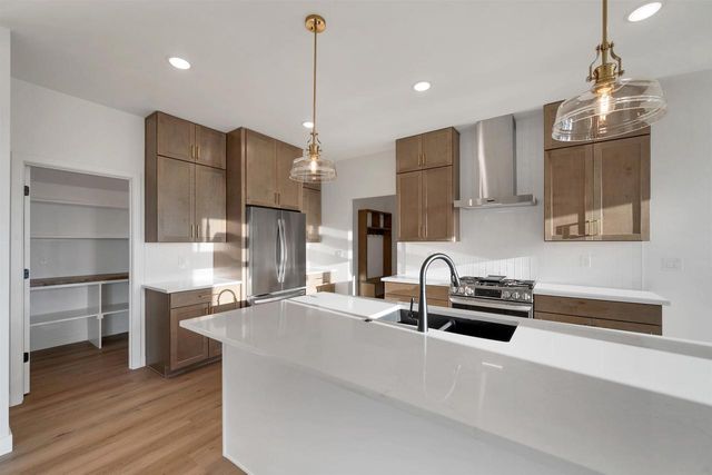 713 ROYAL ST PATS DRIVE, Wrightstown, WI 54180