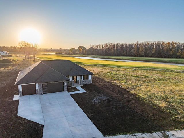 713 ROYAL ST PATS DRIVE, Wrightstown, WI 54180