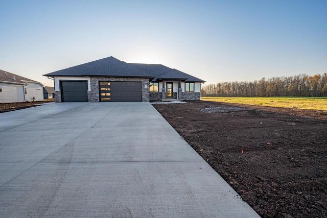 713 ROYAL ST PATS DRIVE, Wrightstown, WI 54180