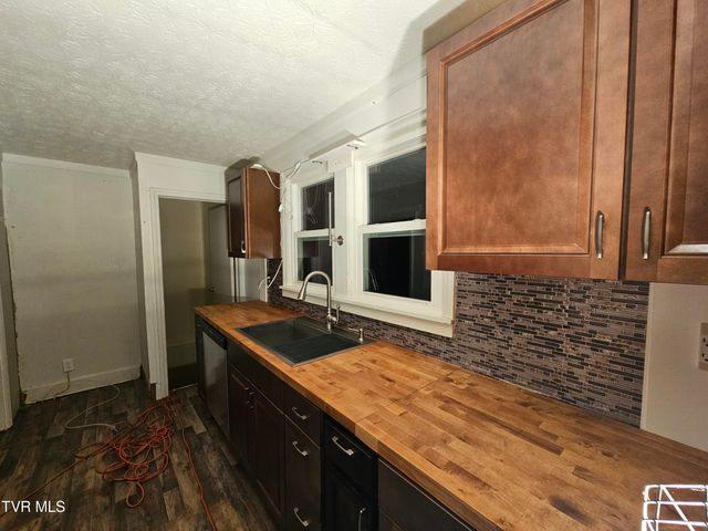 3910 Bond Drive, Kingsport, TN 37664