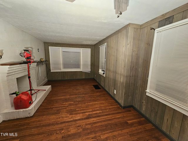 3910 Bond Drive, Kingsport, TN 37664